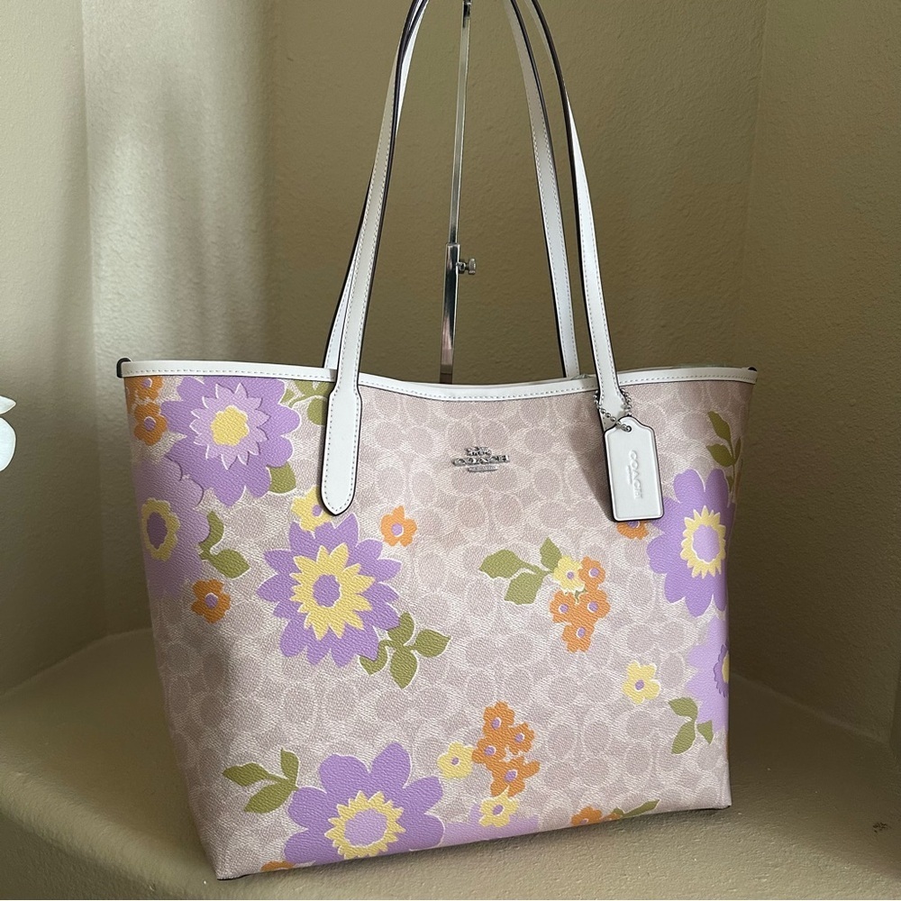 New Coach Floral Tote Bag City Tote Bag In Signature Canvas With Floral Print - Picture 10 of 12